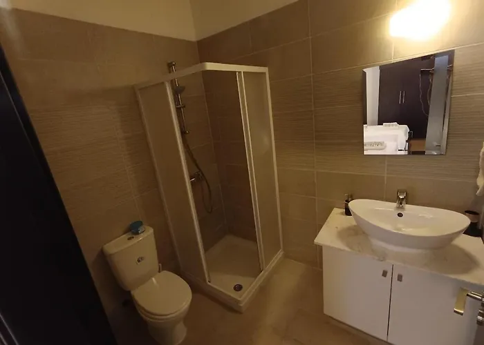 With Amazing Location 아파트