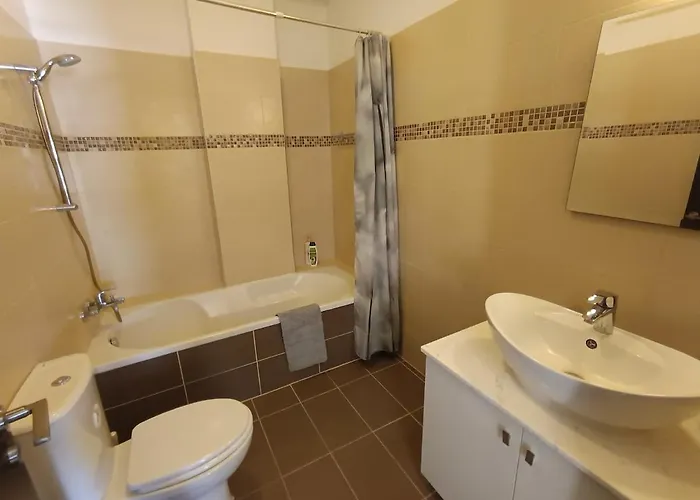 With Amazing Location 라르나카