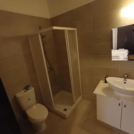 With Amazing Location Apartmán