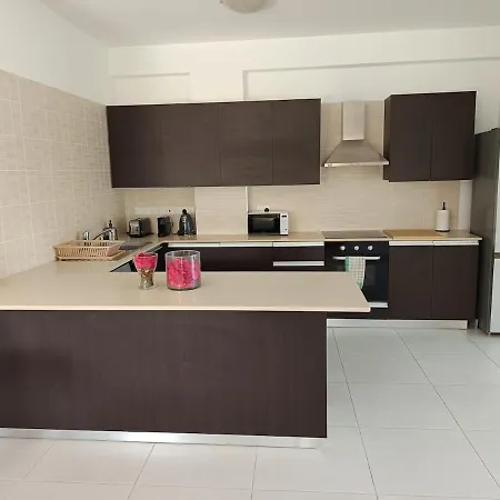 With Amazing Location Apartmán