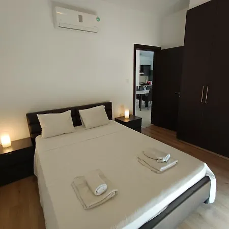 Διαμέρισμα With Amazing Location *
